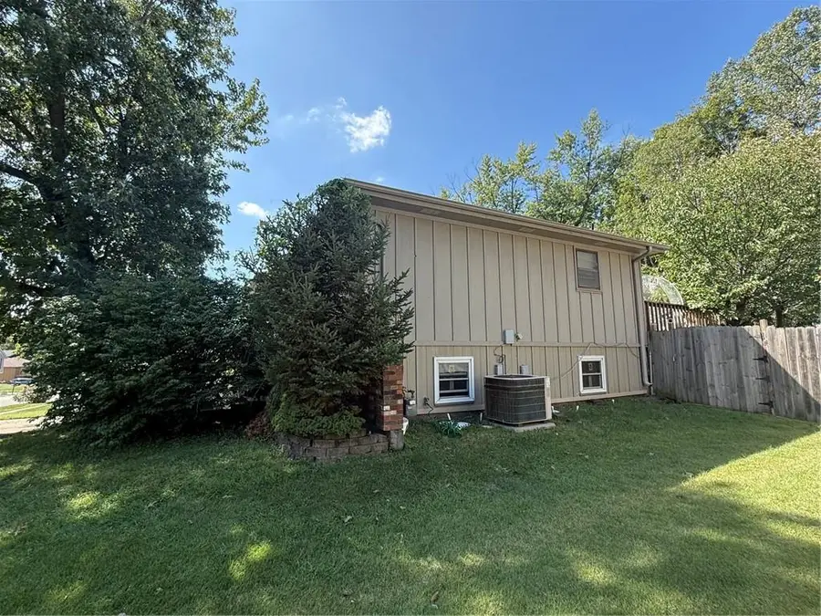 6316 Alden Street, Shawnee, KS 66216 - #2