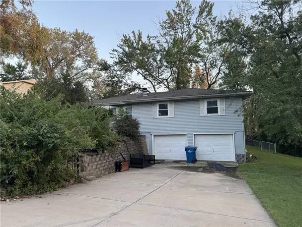 10615 Meadow Lane Drive, Kansas City, MO 64152