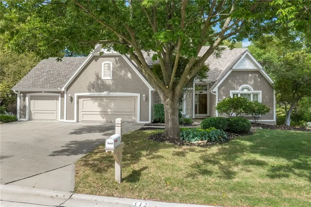 512 Pinewood Drive, Saint Joseph, MO 64506 - #1