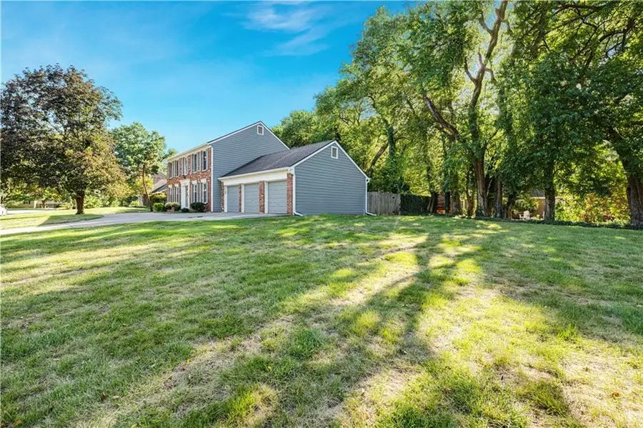 7900 Sagamore Road, Leawood, KS 66206 - #2