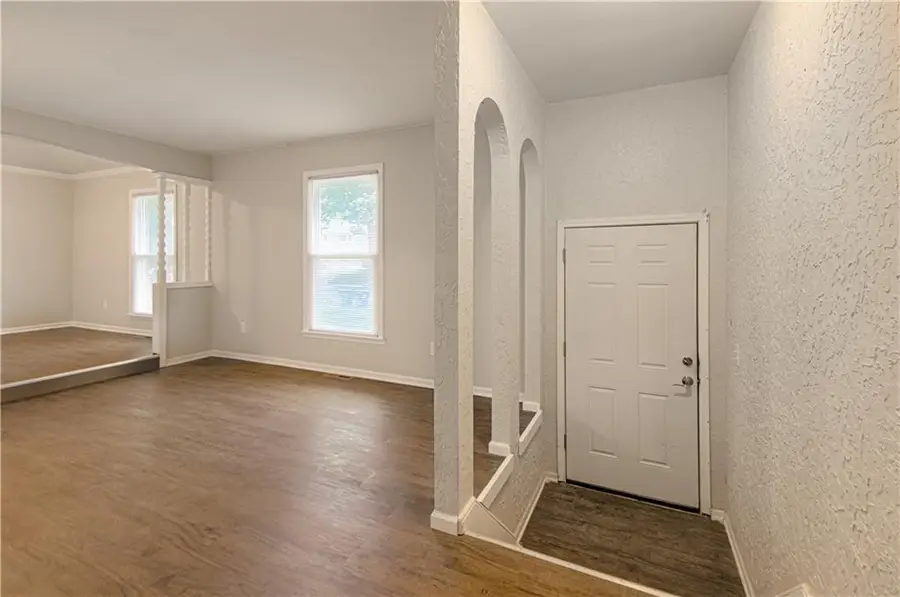 300 Parkwood Drive, Blue Springs, MO 64014 - #3