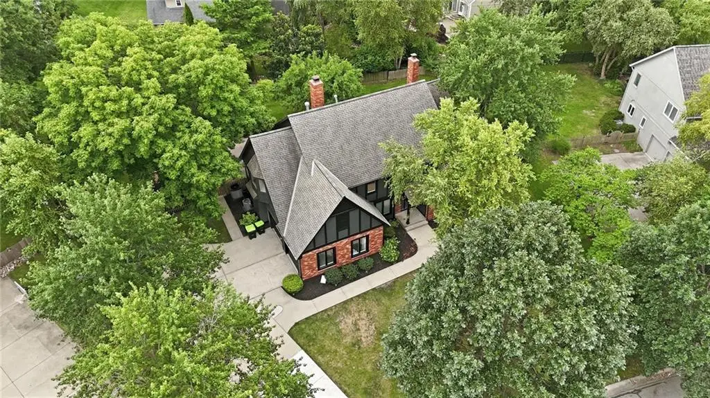 3353 W 129th Terrace, Leawood, KS 66209 - #1