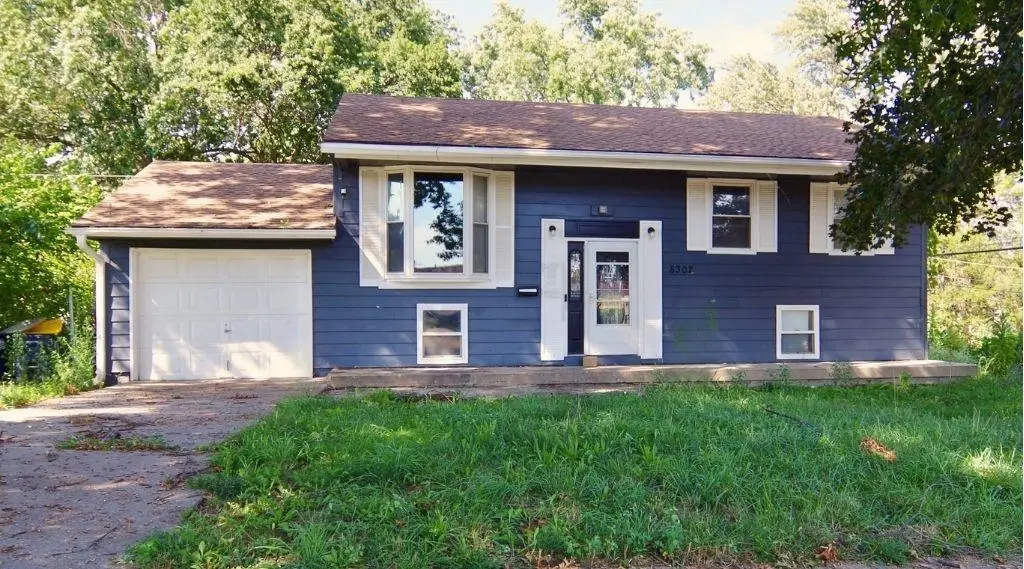 8302 E 93rd Terrace, Kansas City, MO 64138 - #1