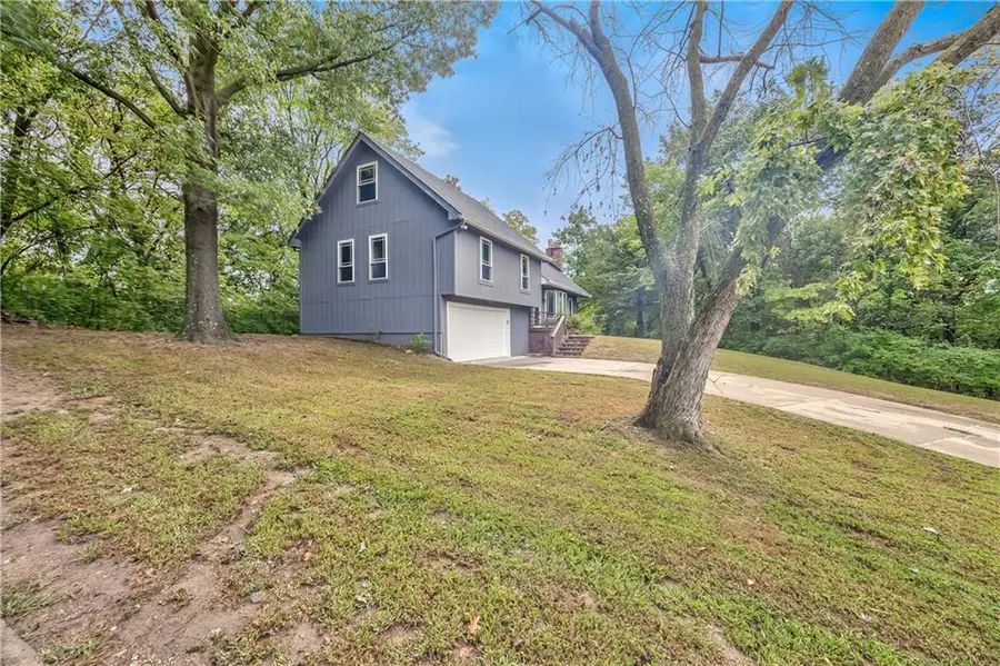 5409 NW Fox Hill Road, Parkville, MO 64152 - #2