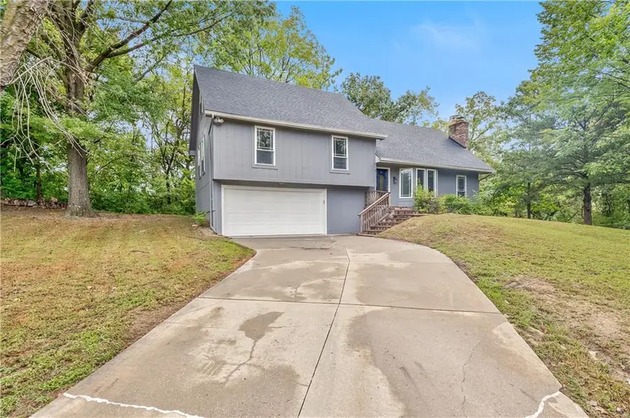 5409 NW Fox Hill Road, Parkville, MO 64152 - #3