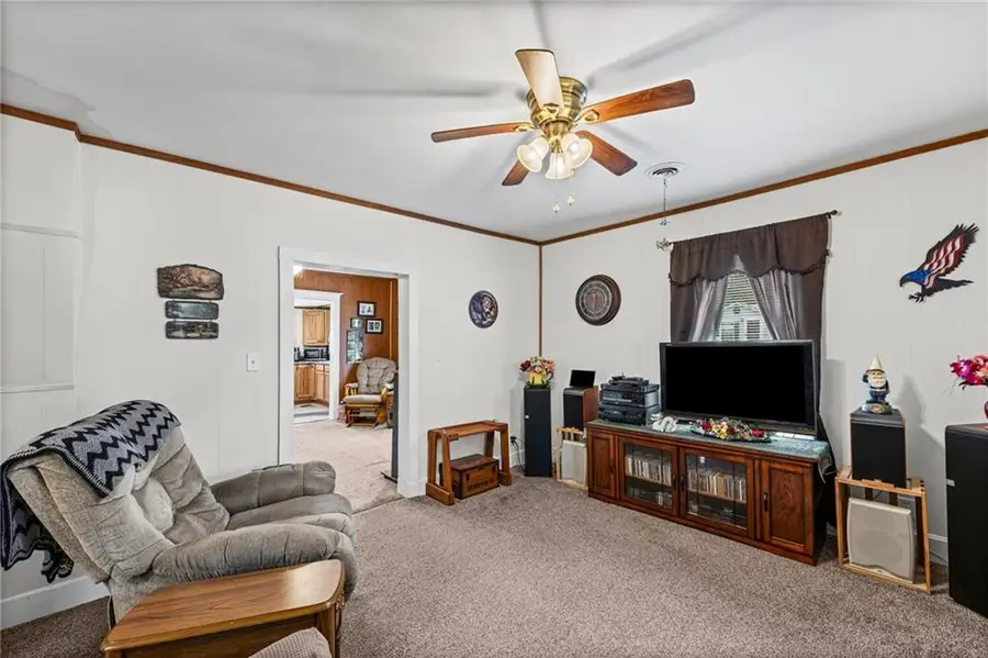 435 S 4th Street, Iola, KS 66749 - #3