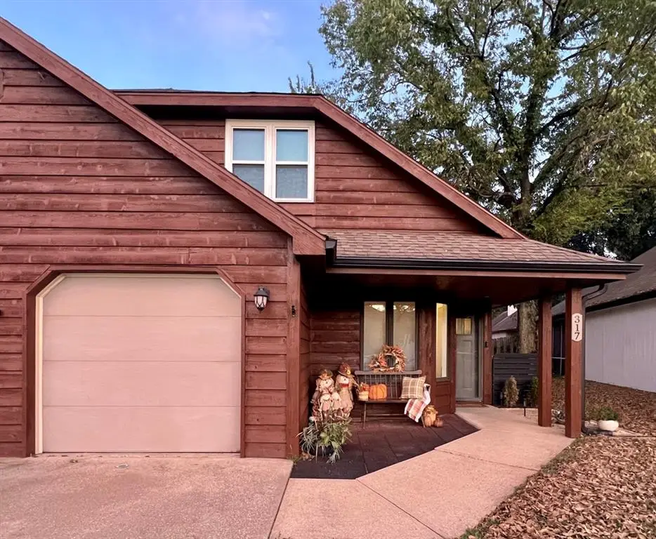 317 Glenview Drive, Lawrence, KS 66049 - #1
