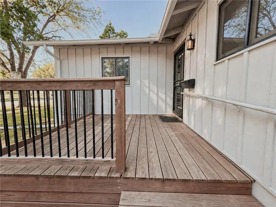 1417 S Ash Street, Ottawa, KS 66067 - #2