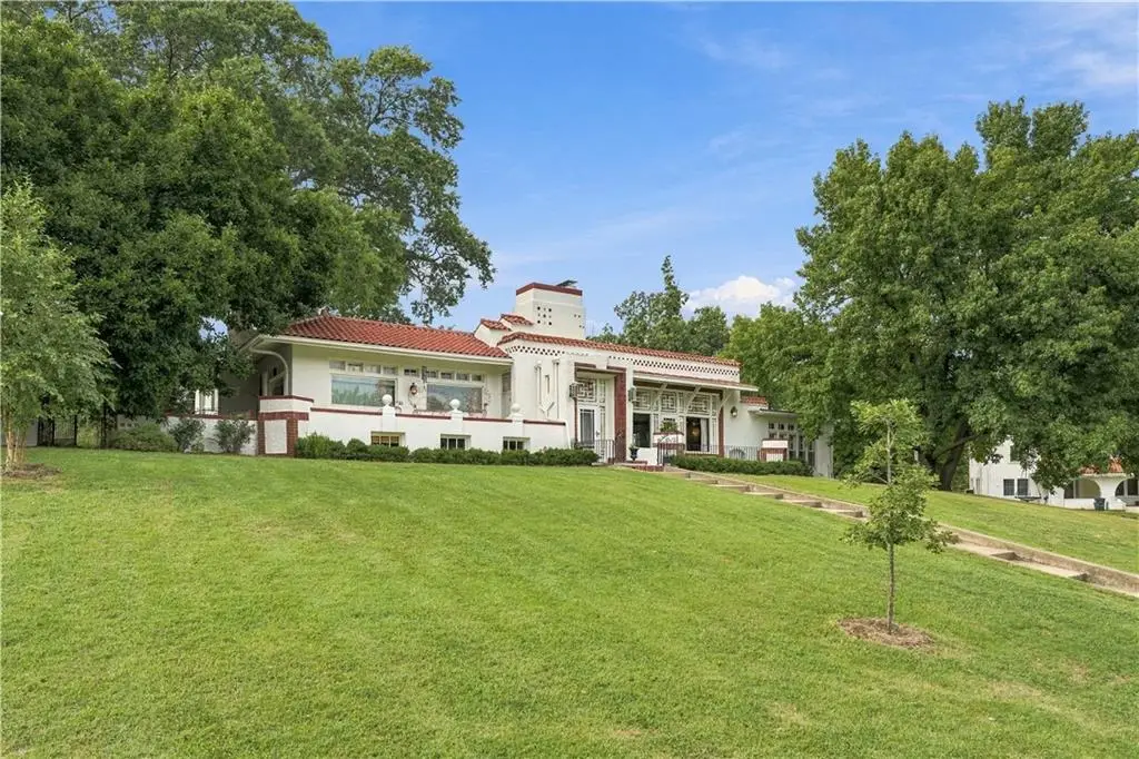 2204 Washington Boulevard, Kansas City, KS 66102 - #1