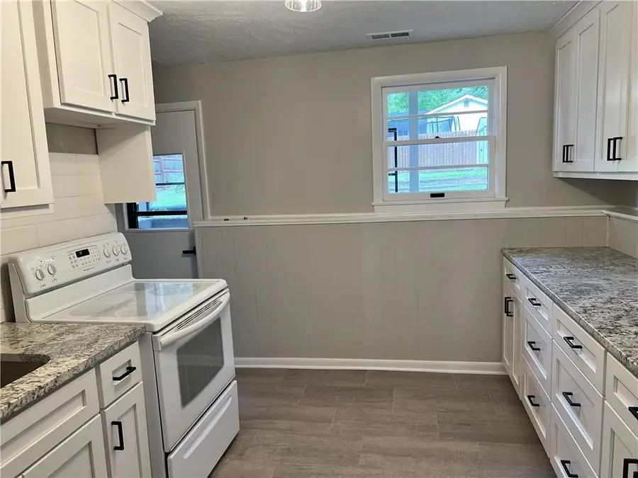 1518 Davis Road, Lawrence, KS 66046 - #3