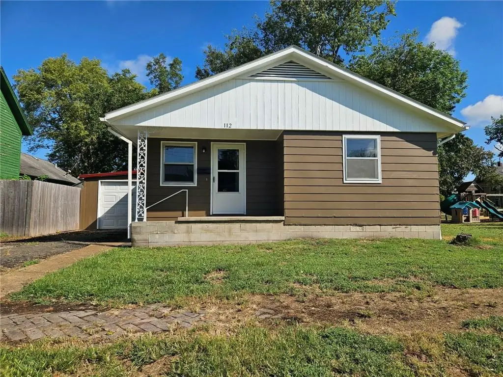 112 W Walnut Street, Girard, KS 66743 - #1