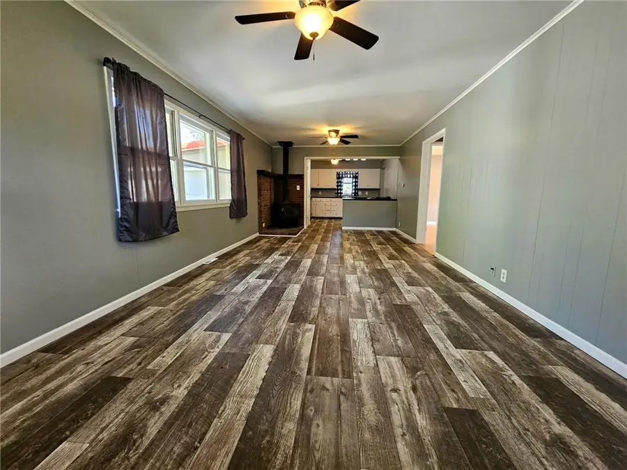 112 W Walnut Street, Girard, KS 66743 - #2