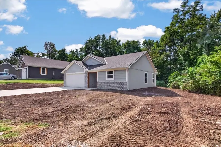 301 W 18th Street, Higginsville, MO 64037 - #2