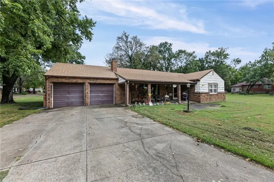1109 N Kentucky Street, Iola, KS 66749 - #2