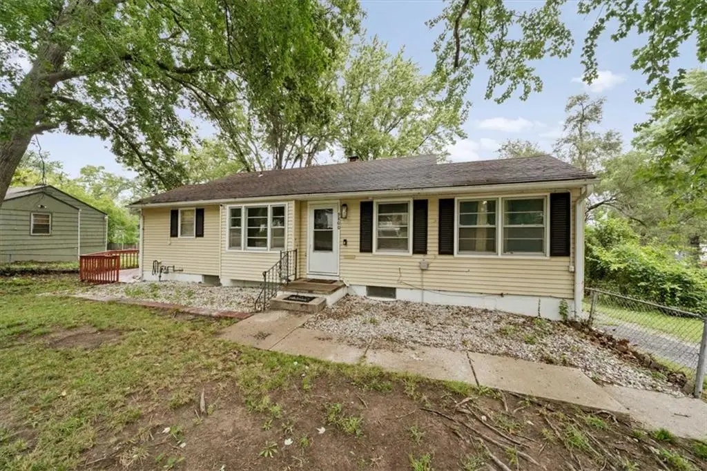 9800 Plymouth Lane, Raytown, MO 64133 - #1