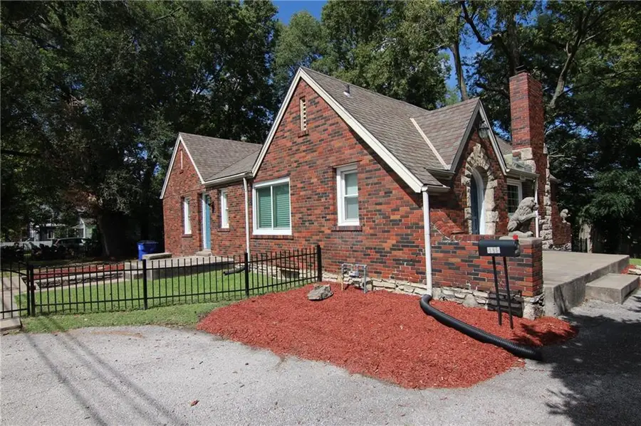 5840 Blue Ridge Boulevard, Raytown, MO 64133 - #2