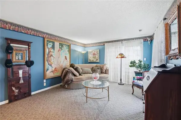 312 E Hansen Court, Independence, MO 64055