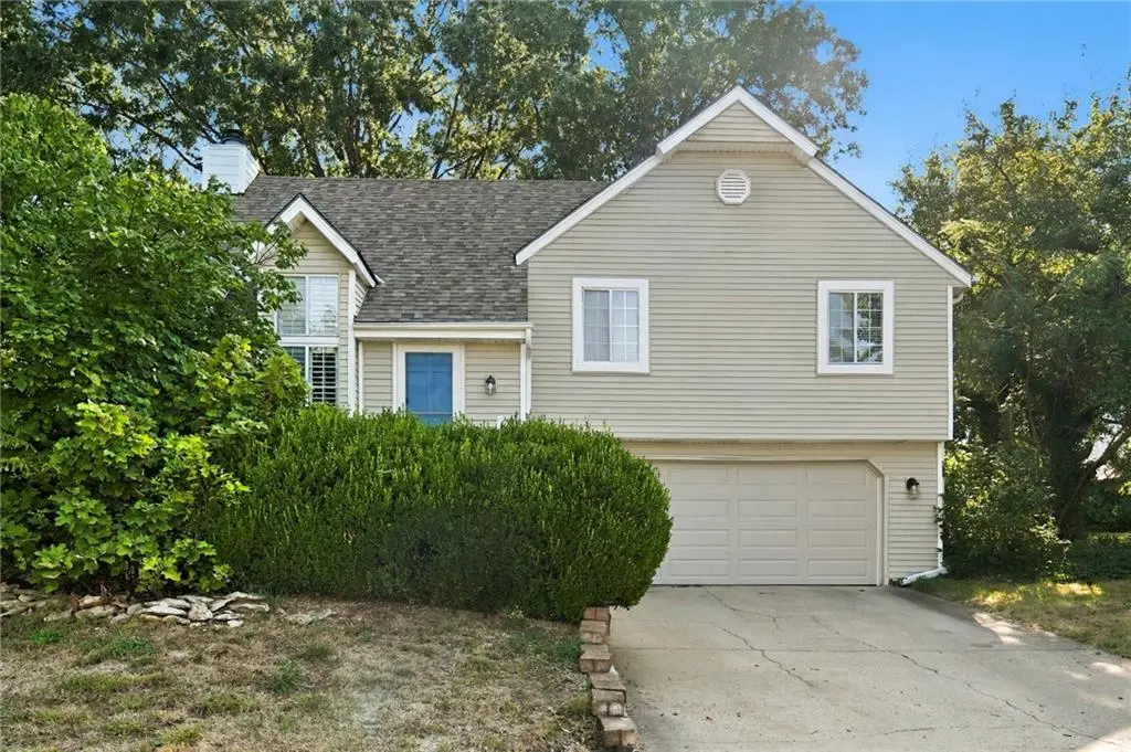 1036 S Lindenwood Drive, Olathe, KS 66062 - #1