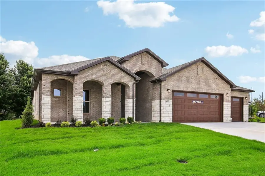 8435 Pickering Street, Lenexa, KS 66227 - #2