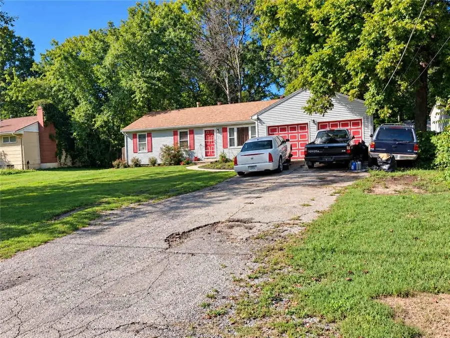 5904 E 84th Street, Kansas City, MO 64138 - #2