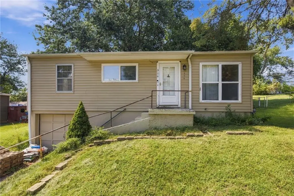 316 N Geronimo Drive, Independence, MO 64056 - #1