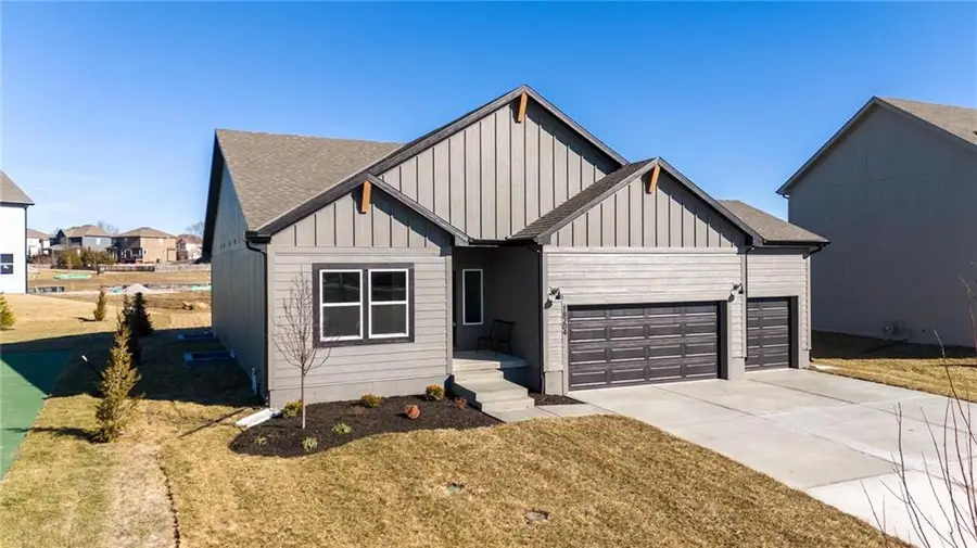 9006 SW 4th Street, Blue Springs, MO 64064 - #3