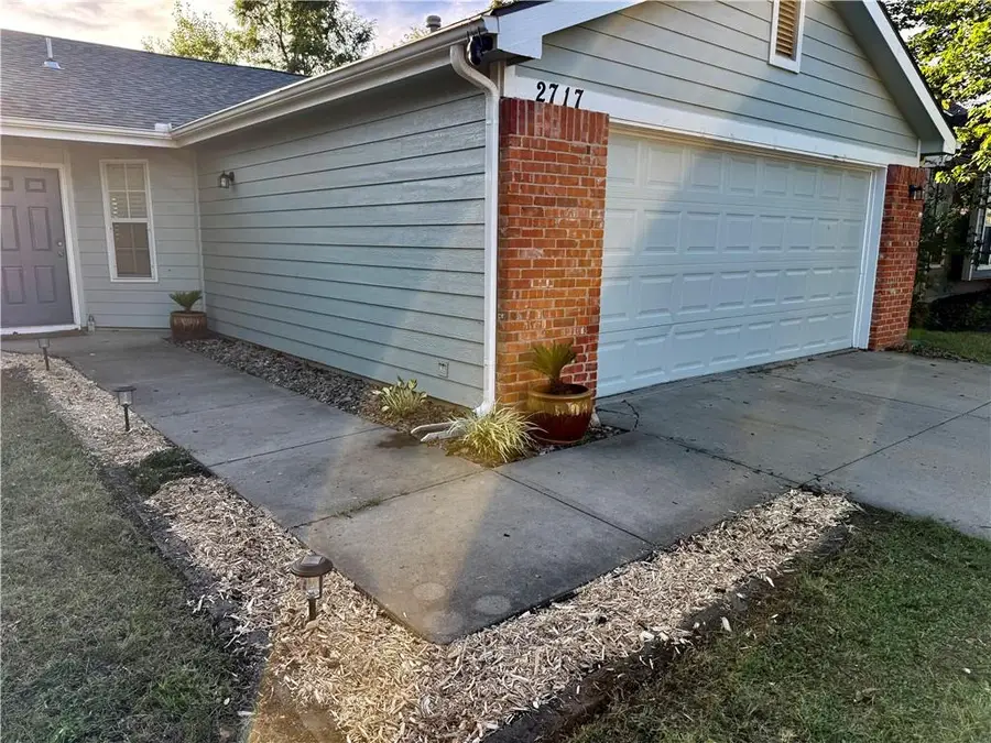2717 Wildflower Drive, Lawrence, KS 66047 - #2