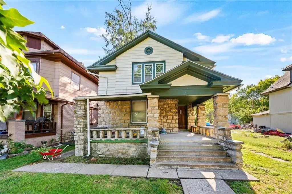 2811 Brooklyn Avenue, Kansas City, MO 64109 - #1