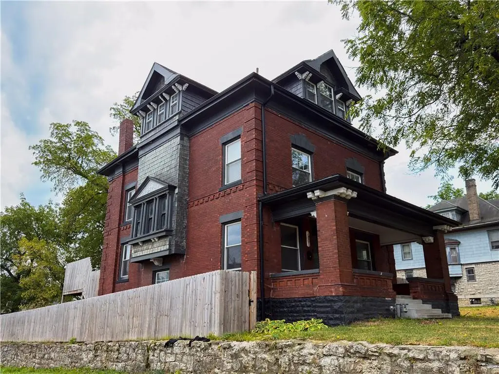 2801 Forest Avenue, Kansas City, MO 64109 - #1