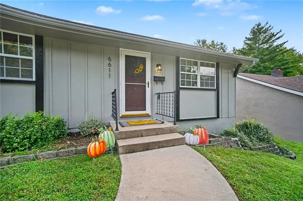 6611 N Agnes Avenue, Gladstone, MO 64119 - #1