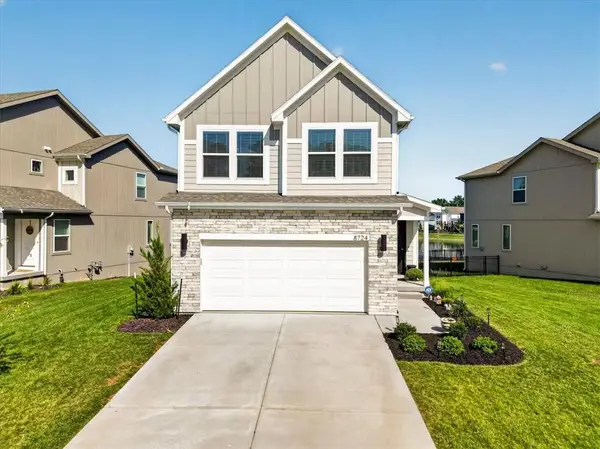 8724 SW Brickell Drive, Blue Springs, MO 64064