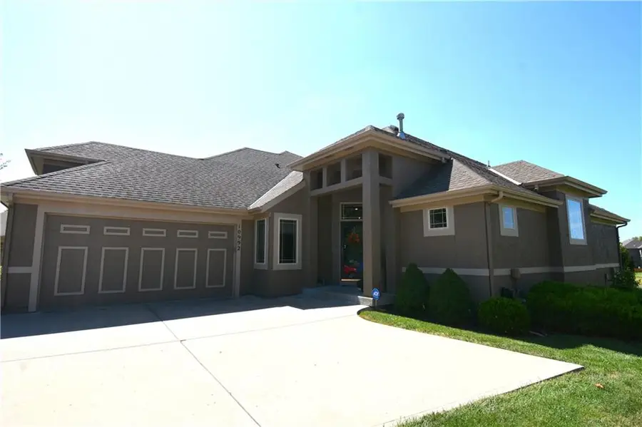 10992 S Parish Street, Olathe, KS 66061 - #3