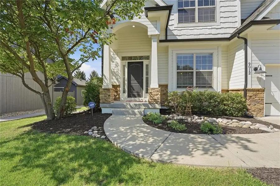 9012 N Oxford Avenue, Kansas City, MO 64157 - #2
