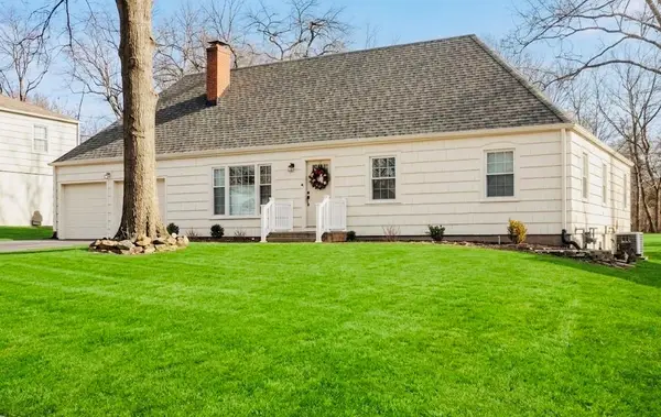 7531 Fairway Street, Prairie Village, KS 66208
