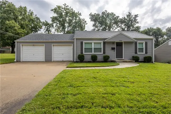 7701 Newton Street, Overland Park, KS 66204
