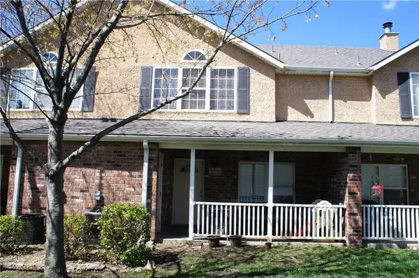 1579 E 120th Street, Olathe, KS 66061