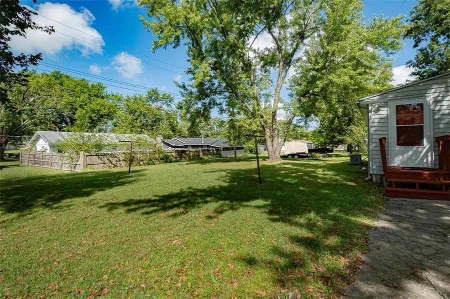 1032 N Sycamore Street, Ottawa, KS 66067 - #3