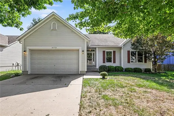 16773 W 157th Terrace, Olathe, KS 66062