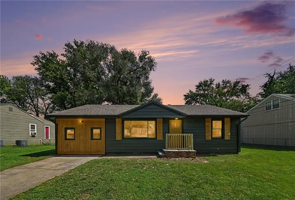 311 N Hudson Street, Buckner, MO 64016 - #1