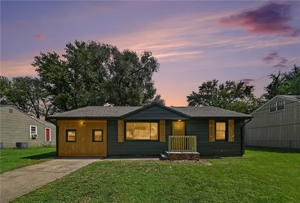 311 N Hudson Street, Buckner, MO 64016