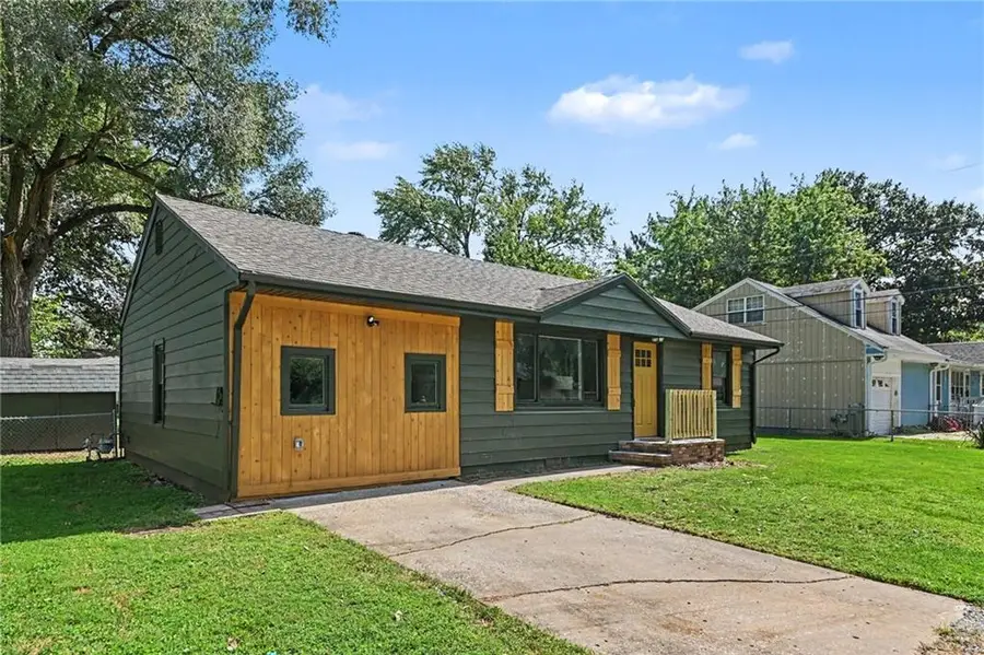 311 N Hudson Street, Buckner, MO 64016 - #2