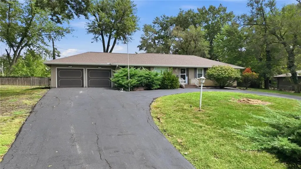 7417 NW Woody Creek Lane, Platte Woods, MO 64151 - #1