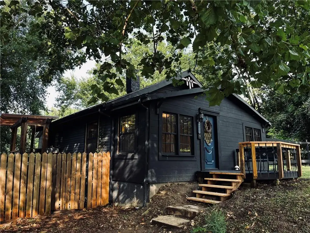2600 N 2nd Street, Saint Joseph, MO 64505 - #1