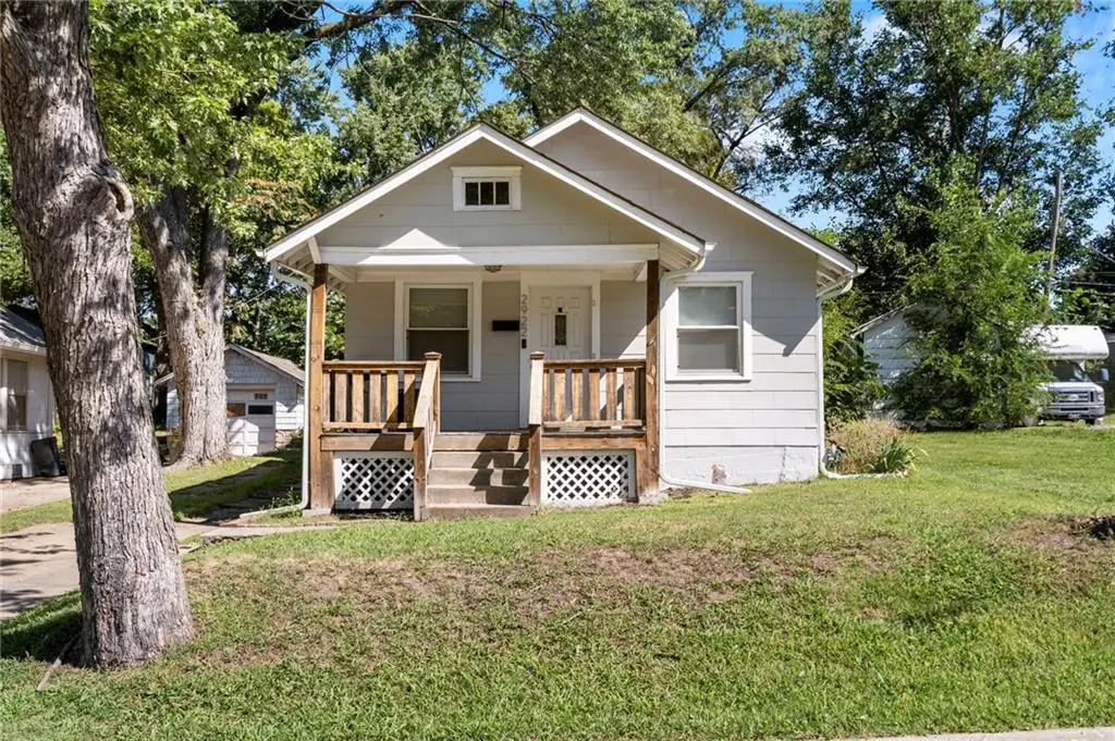 2922 W 43rd Terrace, Kansas City, KS 66103 - #1
