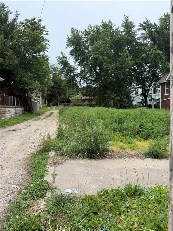 3216 Smart Avenue, Kansas City, MO 64124 - #2