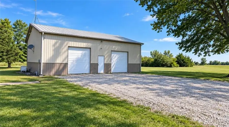 31480 Metcalf Road, Louisburg, KS 66053 - #3