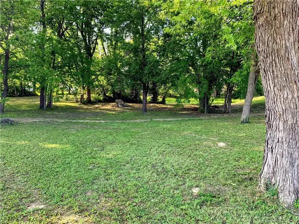 1106 E 23rd Street S, Independence, MO 64050