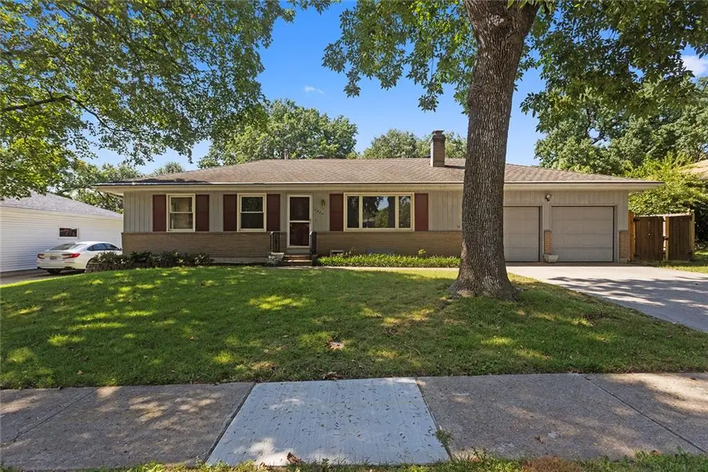 2904 Cheyenne Circle, North Kansas City, MO 64116 - #1