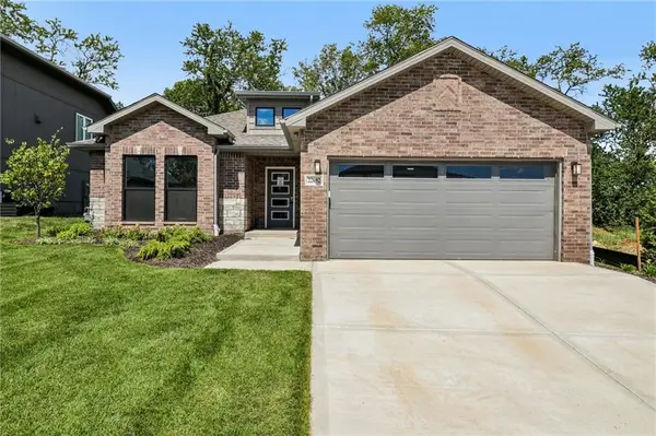 22692 W 87th Street, Lenexa, KS 66227