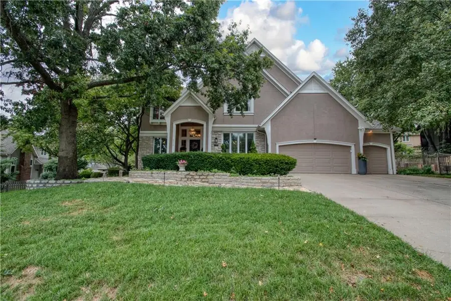 8512 W 139th Street, Overland Park, KS 66223 - #2